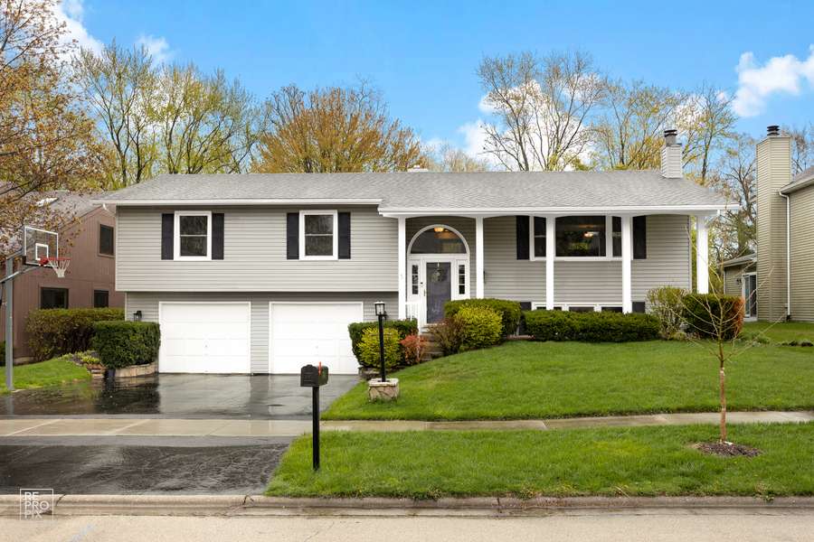 174 Vista RD, Lake Zurich, IL 60047