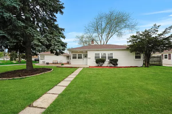 1309 Raymond DR, Montgomery, IL 60538
