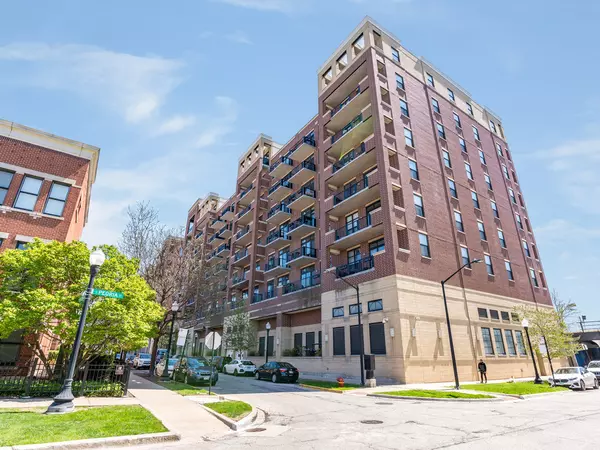 833 W 15TH PL #404, Chicago, IL 60608