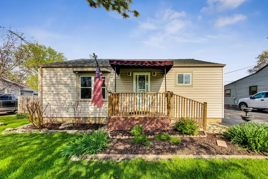 547 N Westlawn AVE, Aurora, IL 60506