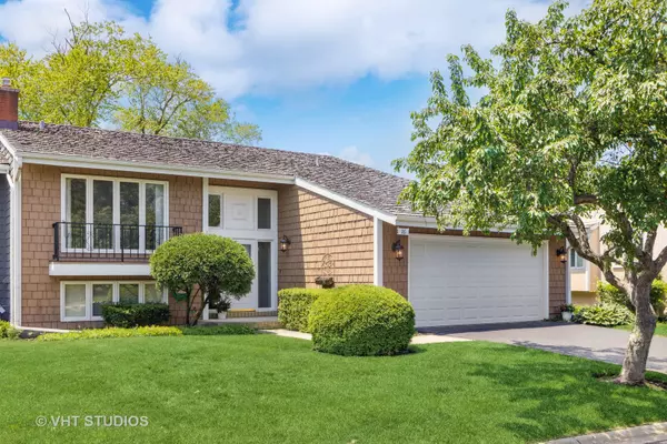 Oak Brook, IL 60523,26 Briarwood