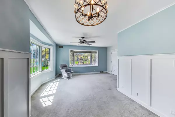 Arlington Heights, IL 60004,418 N Dryden PL