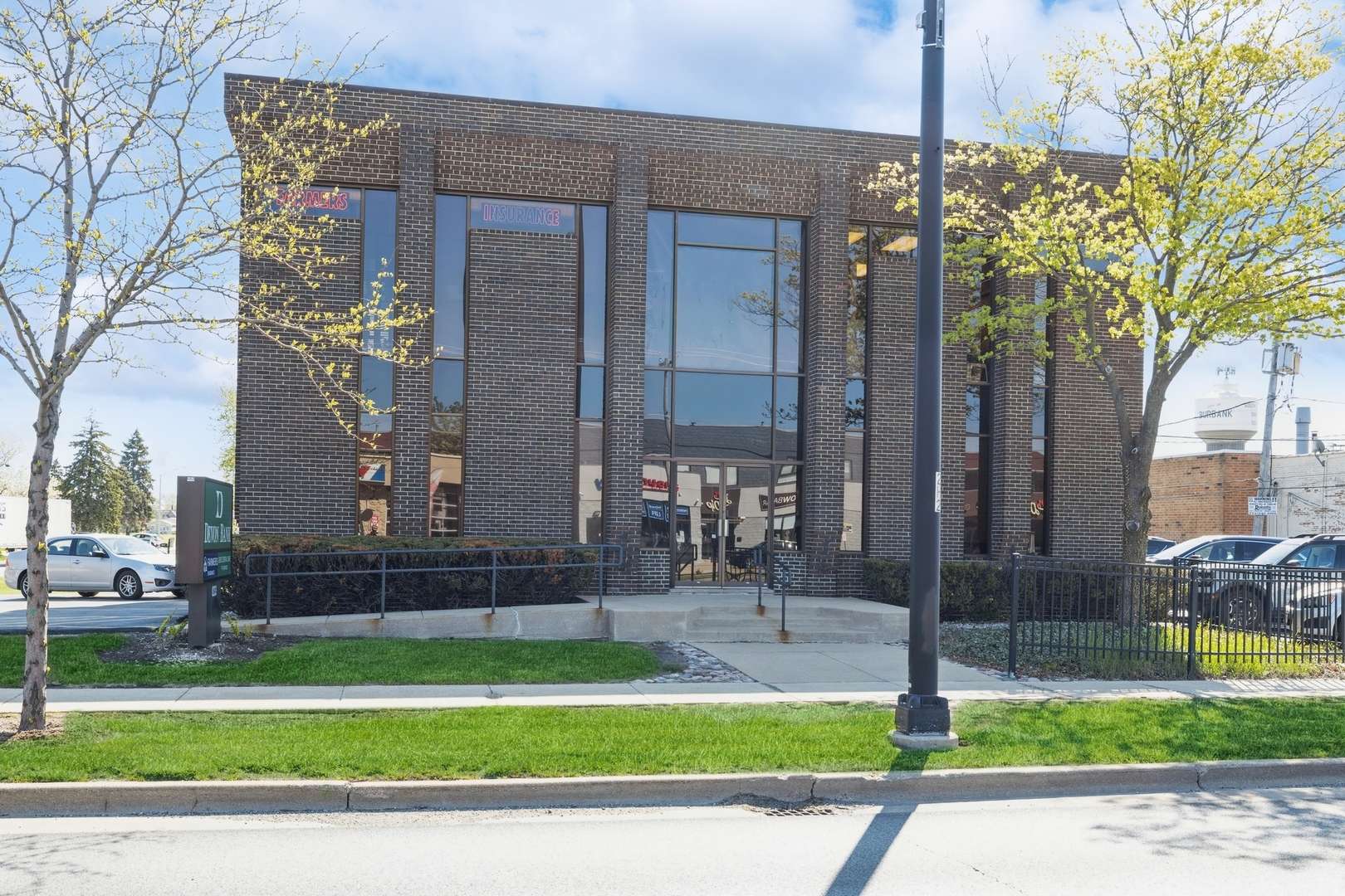 8233 S Harlem AVE, Bridgeview, IL 60455