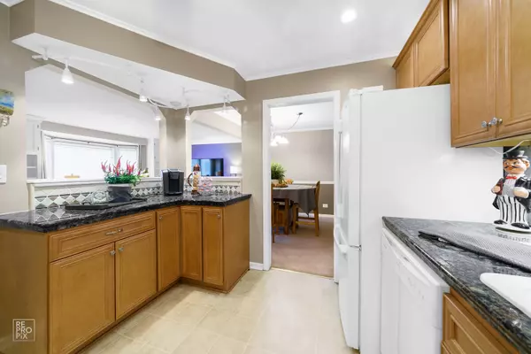 Arlington Heights, IL 60005,510 W MINER ST #1D