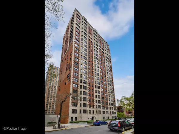 421 W Melrose ST #2A,  Chicago,  IL 60657