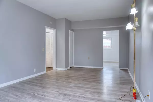 Elgin, IL 60123,25 N Alfred AVE