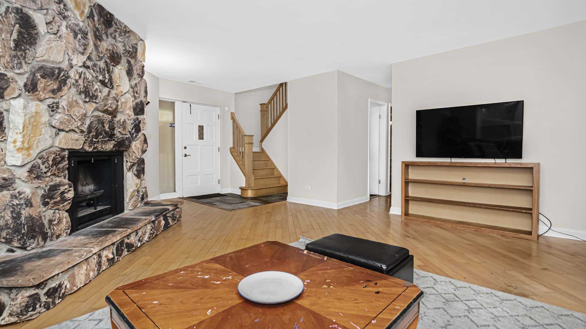 Evanston, IL 60202,880 Forest AVE #A