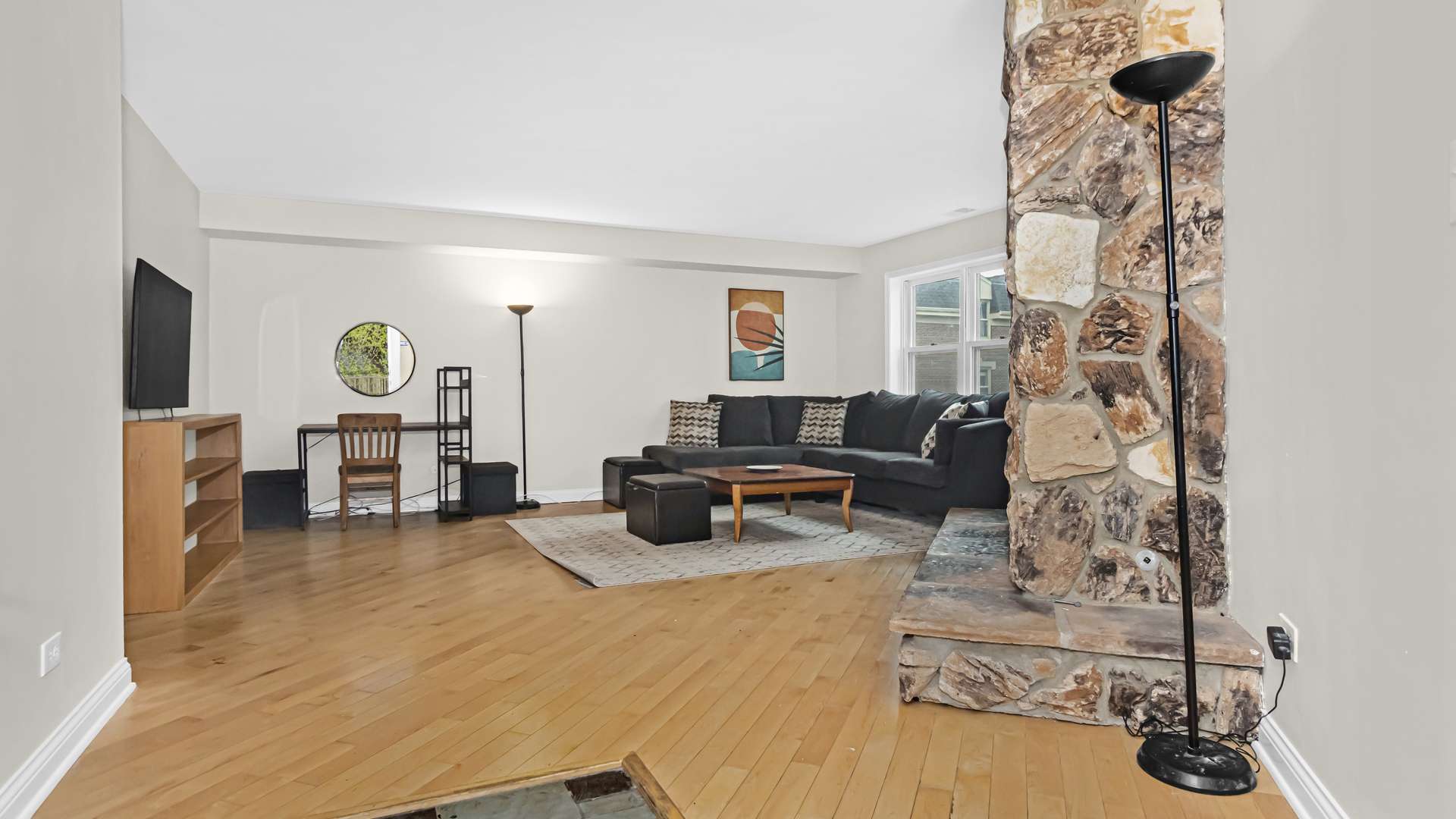 Evanston, IL 60202,880 Forest AVE #A