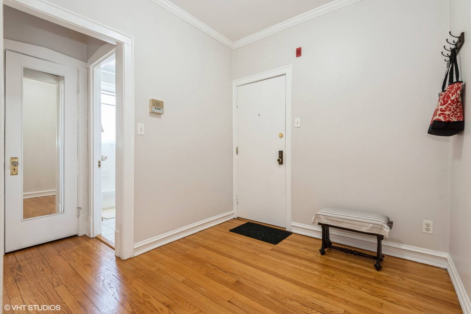 Evanston, IL 60202,829 Forest AVE #1W