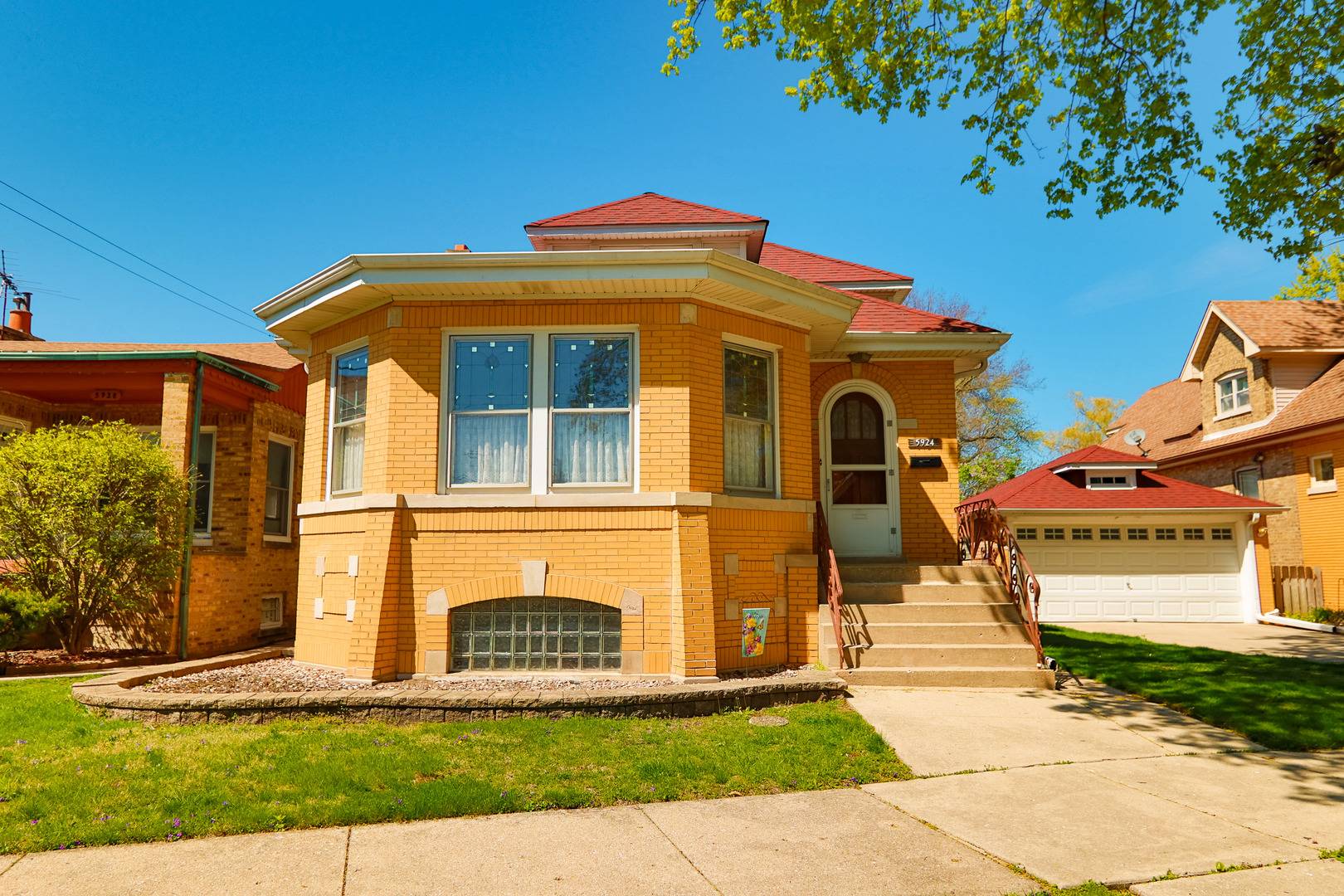 Chicago, IL 60646,5924 W Miami AVE