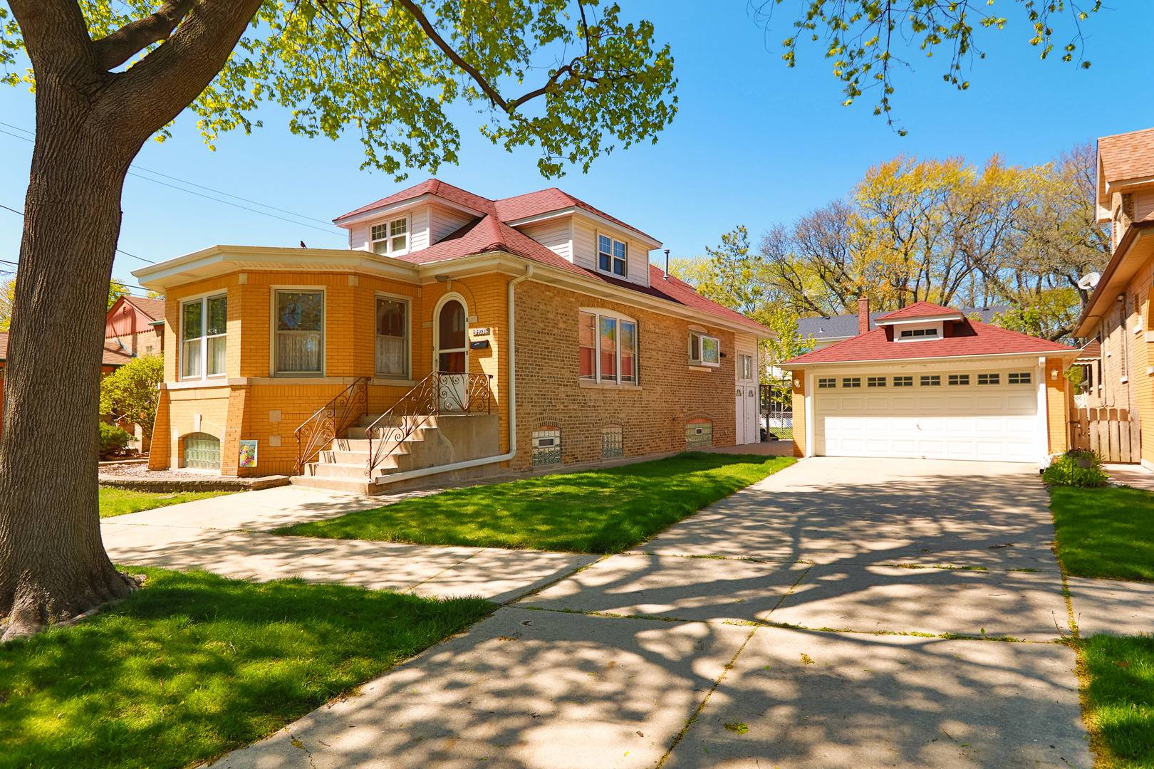 Chicago, IL 60646,5924 W Miami AVE