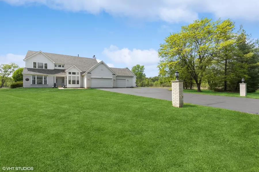 38850 N Northwestern AVE, Wadsworth, IL 60083