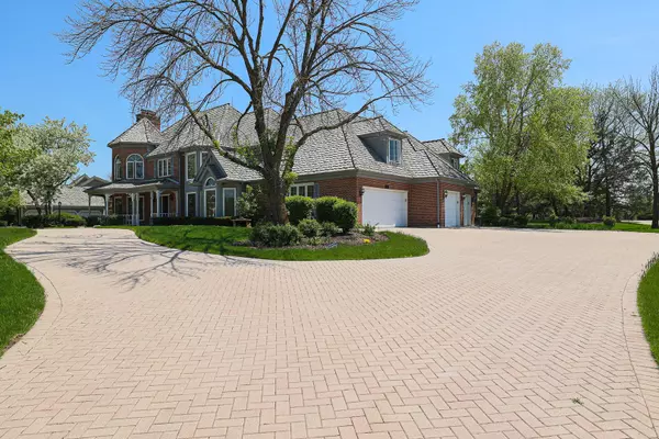 Long Grove, IL 60047,5710 Gentry CT