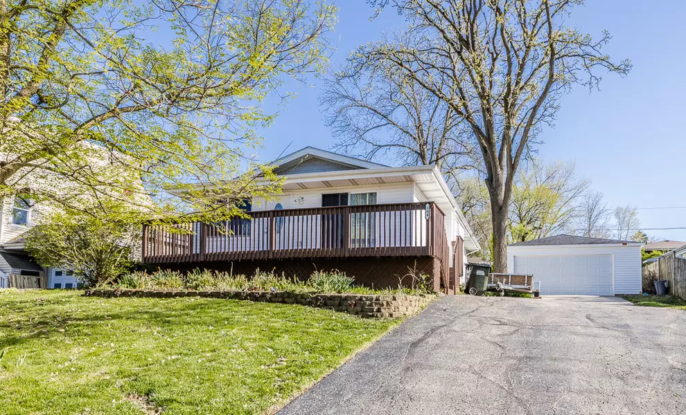 304 Pheasant TRL, Lake In The Hills, IL 60156