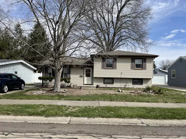 1204 Long CT, Sterling, IL 61081