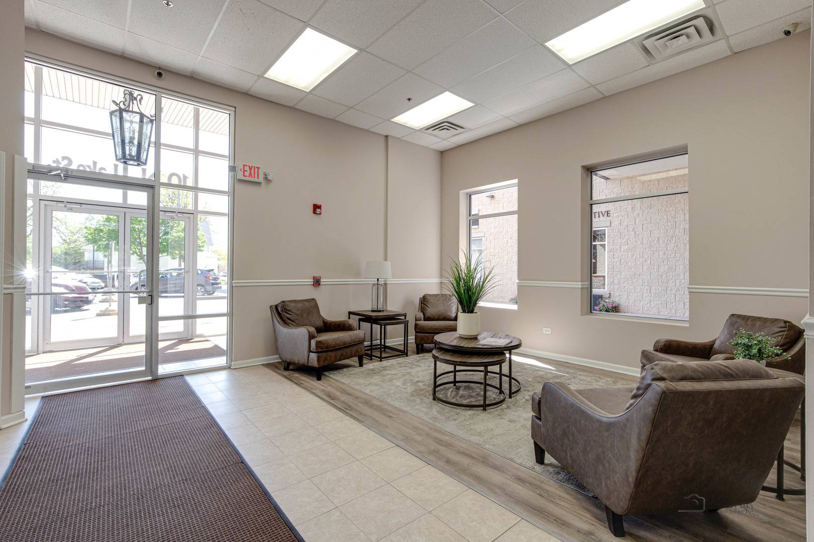 Grayslake, IL 60030,10 N Lake ST #401