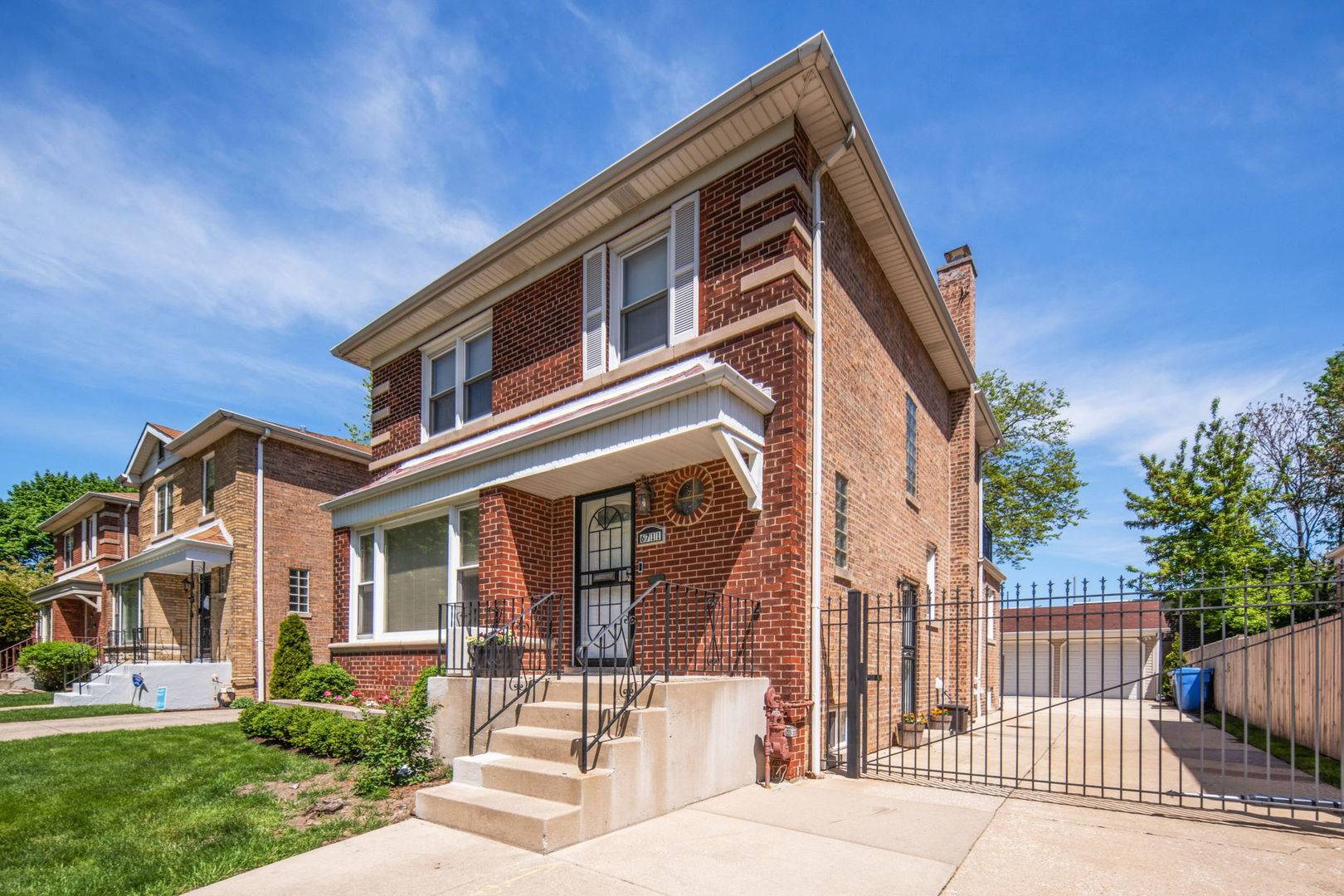 6711 S Euclid AVE, Chicago, IL 60649