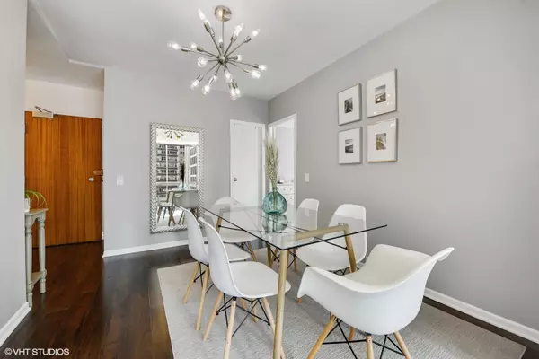 Chicago, IL 60611,880 N LAKE SHORE DR #14H