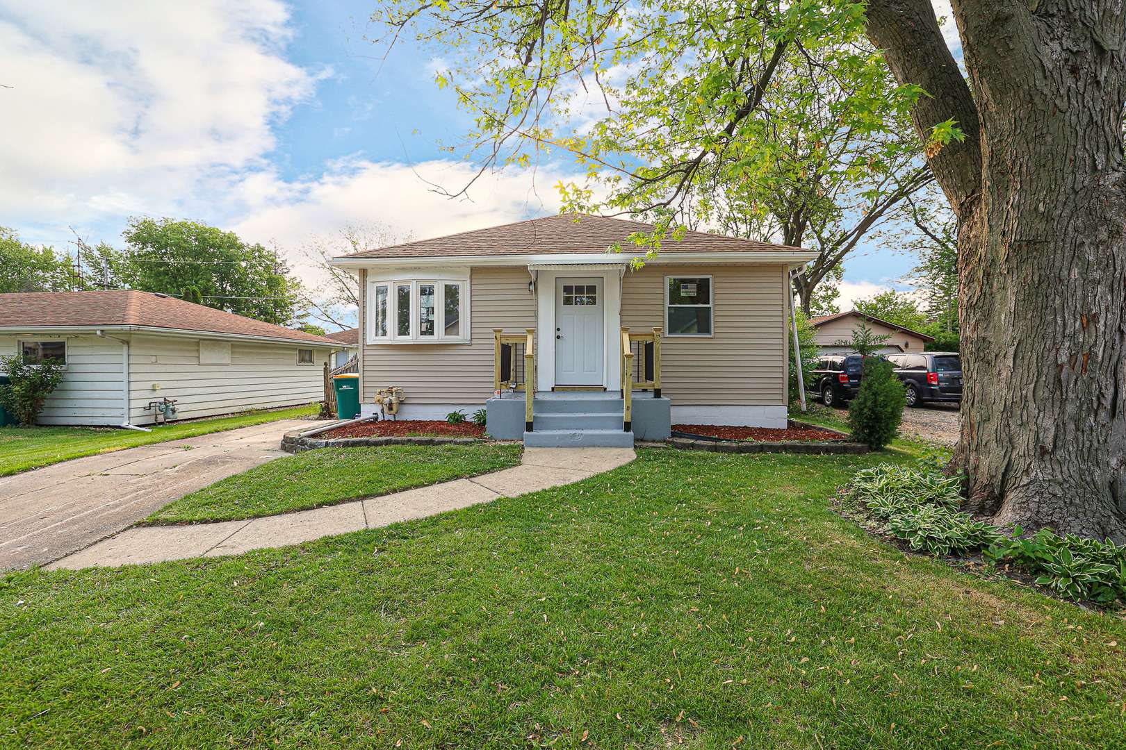 1518 Waverly PL, Joliet, IL 60435