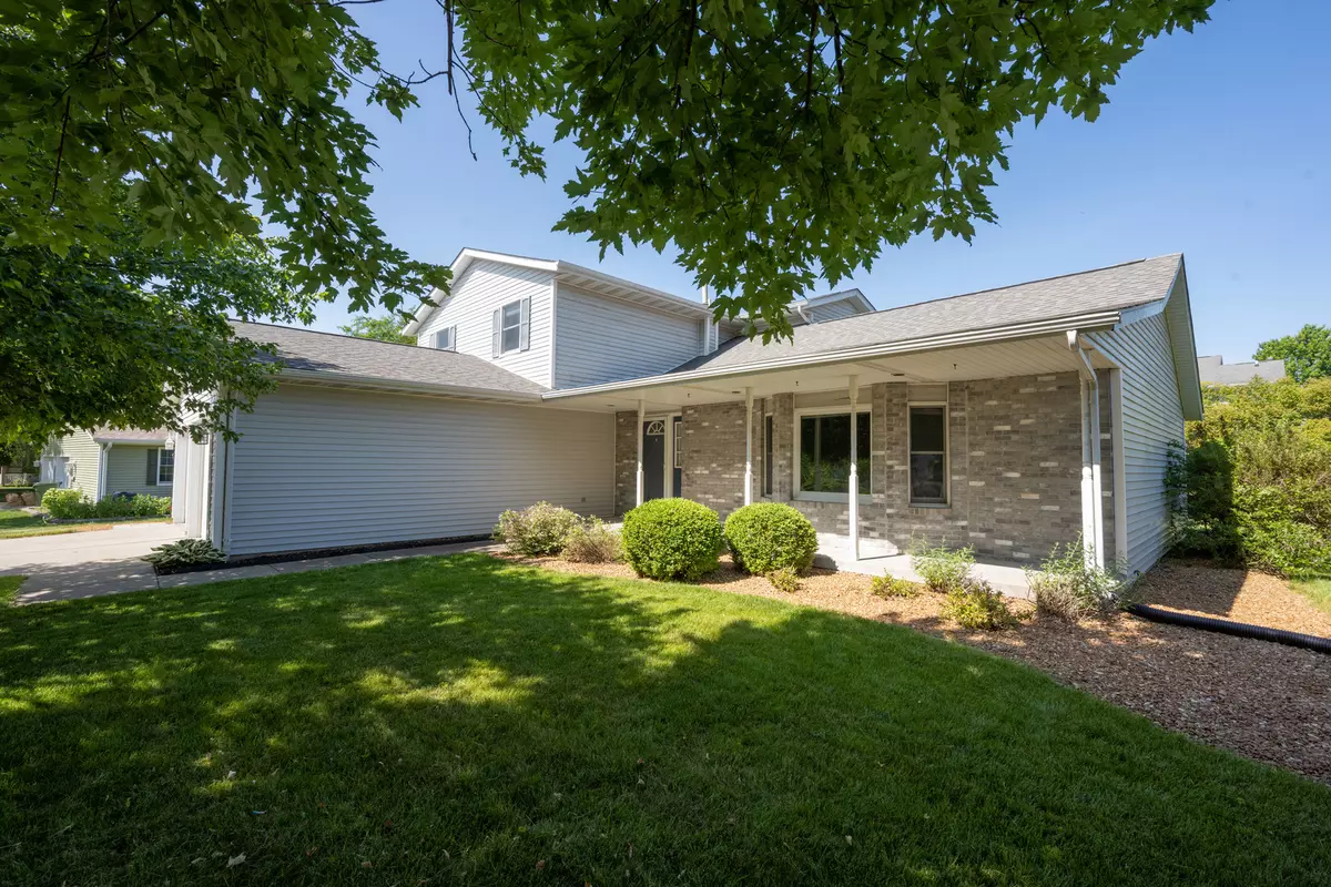 Mahomet, IL 61853,1211 S Vista View CT