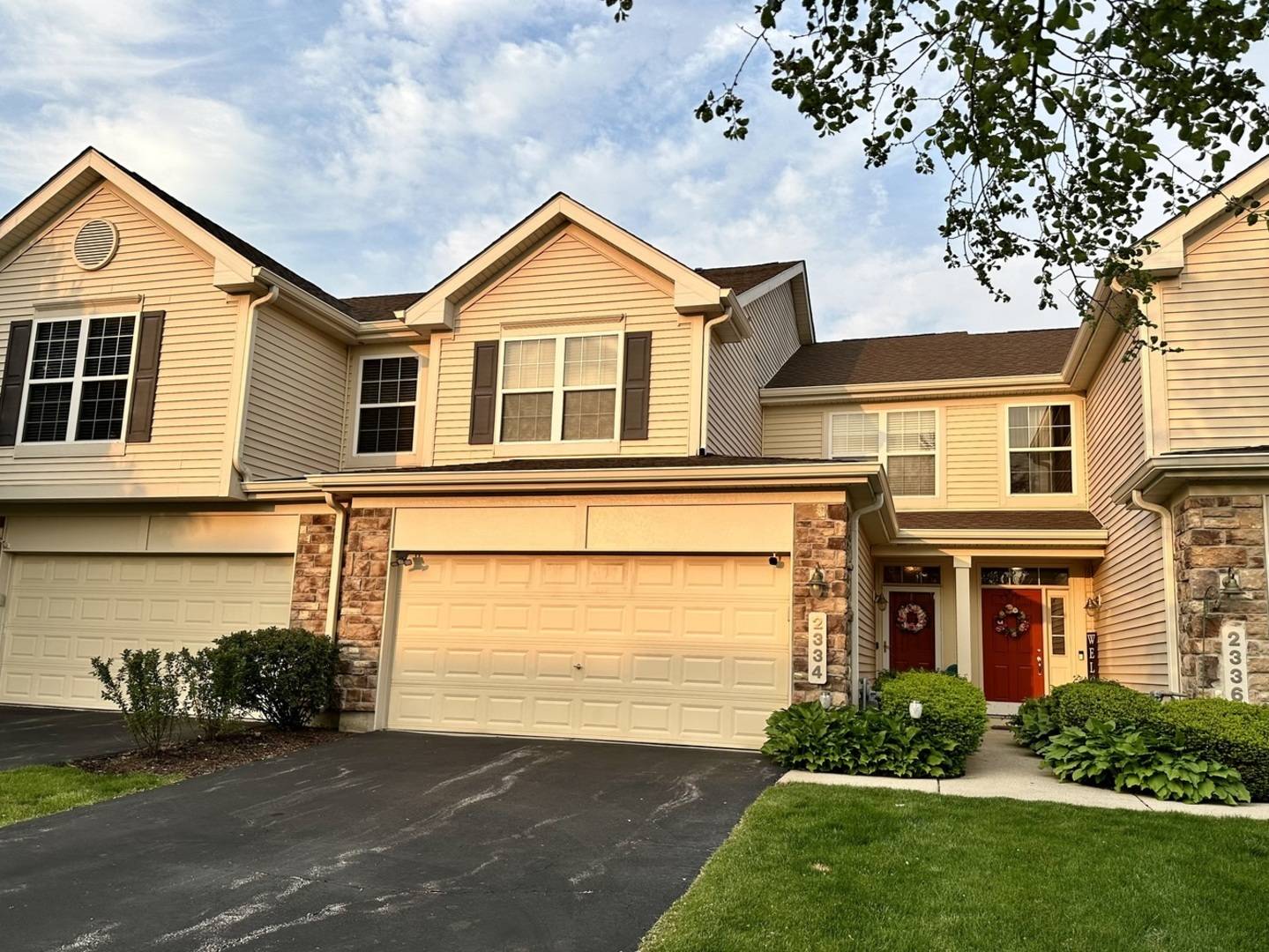2334 Georgetown CIR #2334, Aurora, IL 60503