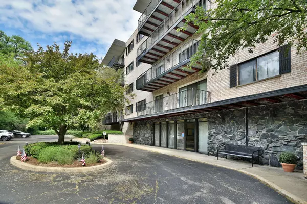 1S150 Spring RD #2G,  Oakbrook Terrace,  IL 60181