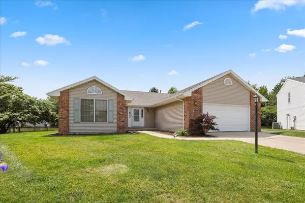 3 Goldfinch CT, Savoy, IL 61874