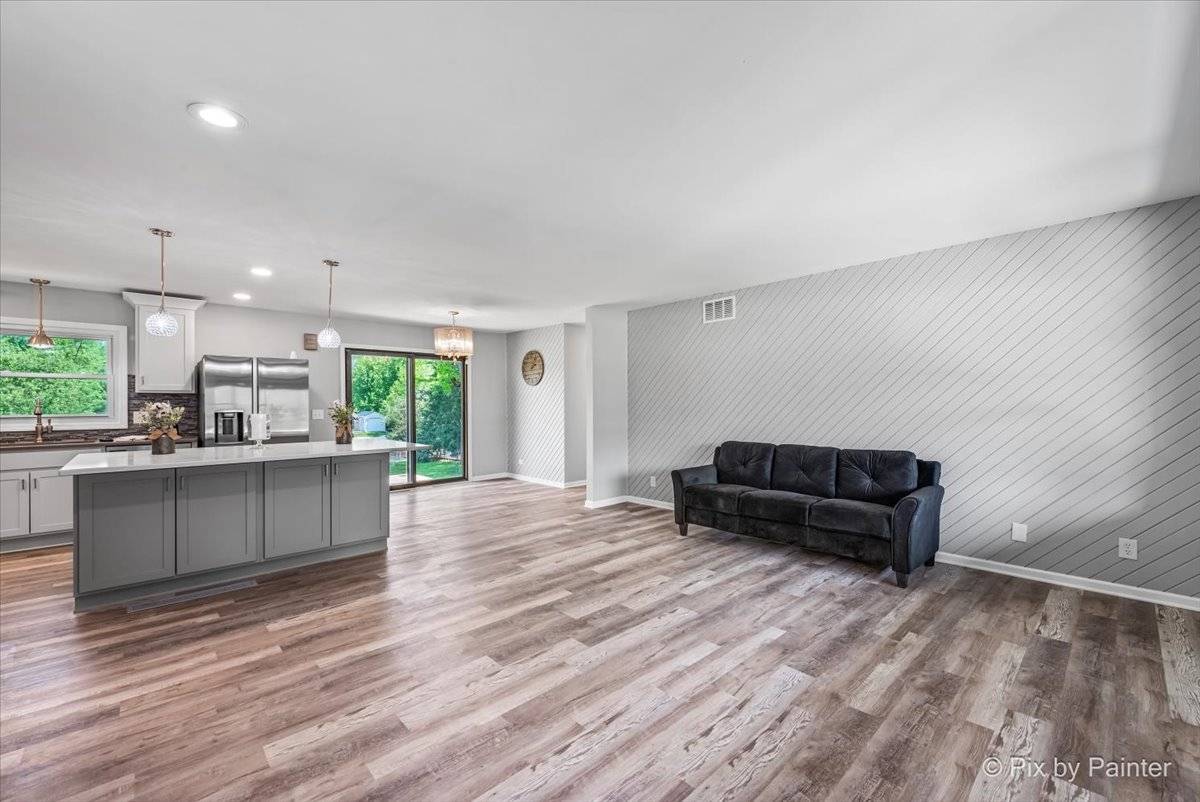 Johnsburg, IL 60051,3308 Cove CT