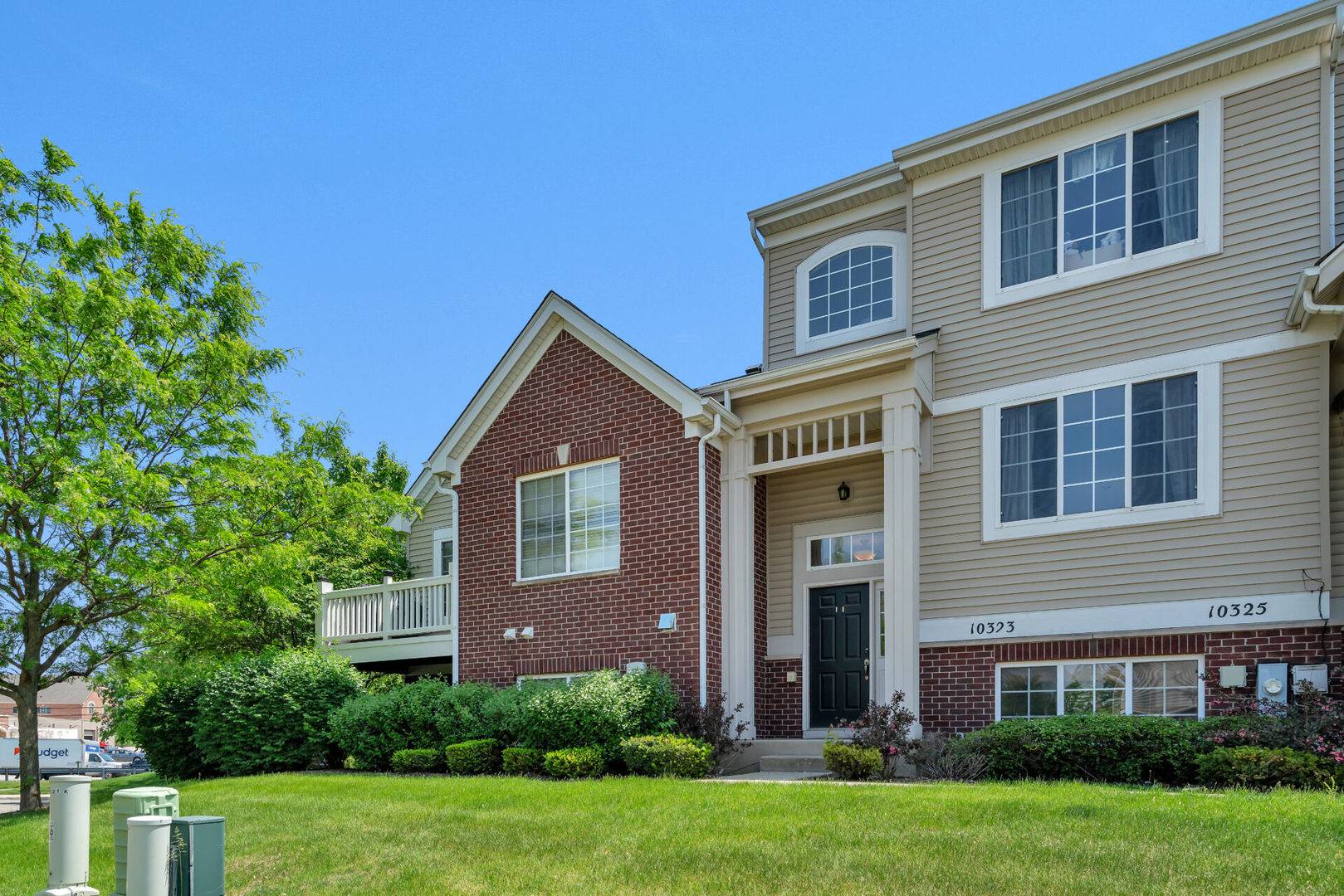 Chicago Ridge, IL 60415,10323 Kerry Ridge CT #10323