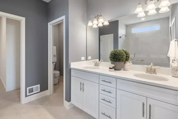 Huntley, IL 60142,10281 Amos CT