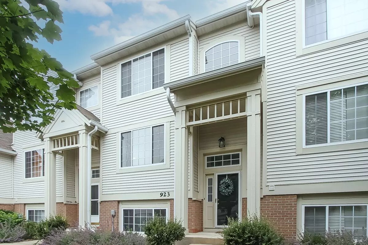 St. Charles, IL 60174,923 Pheasant TRL #923