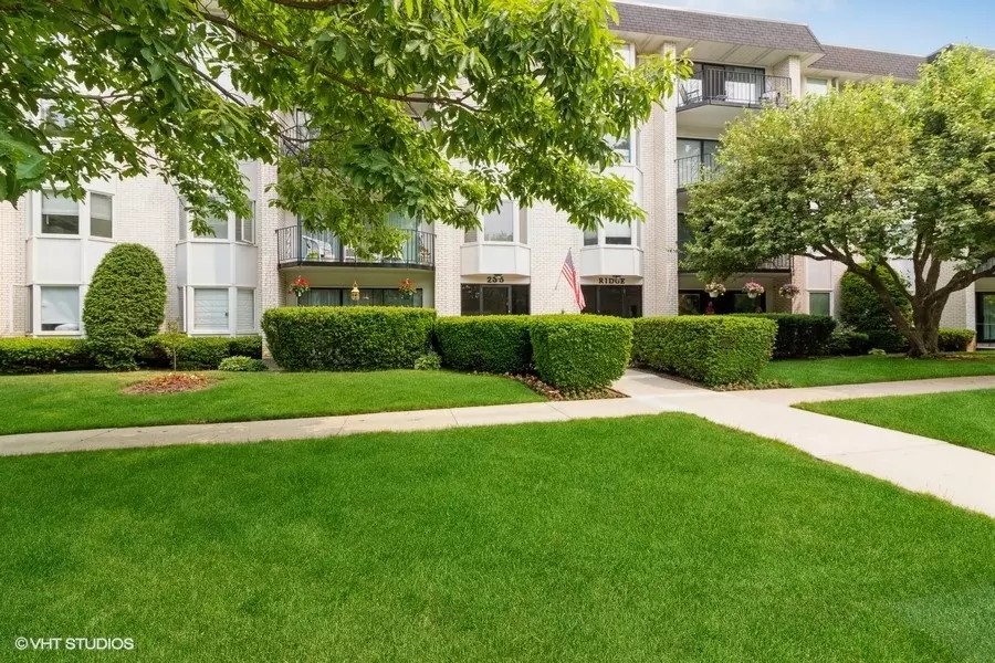 Wilmette, IL 60091,235 Ridge RD #3H