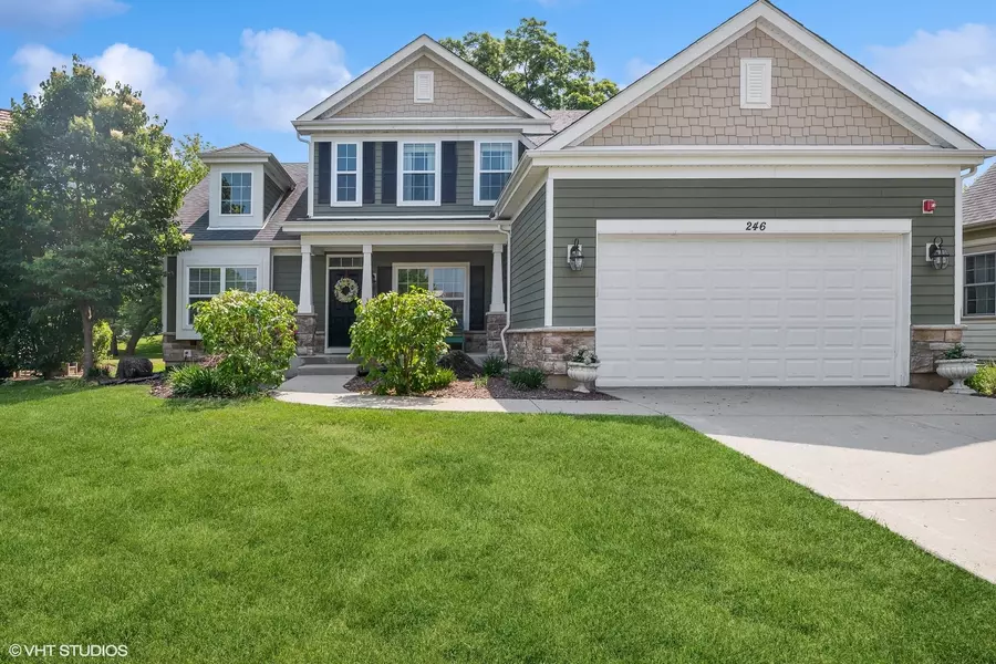 246 CATER LN, Libertyville, IL 60048