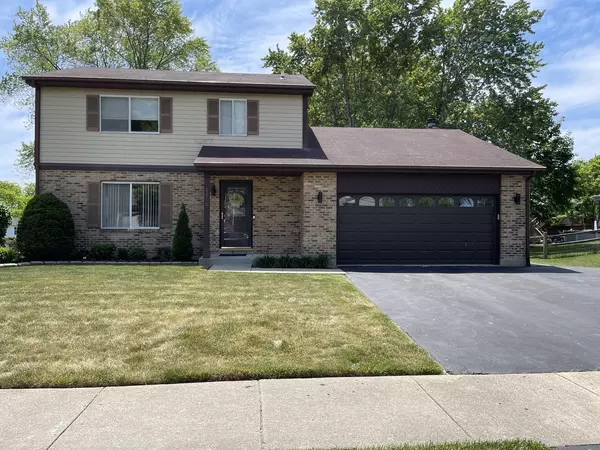 1256 Evergreen DR, Carol Stream, IL 60188