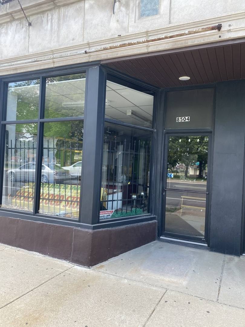 8504 S STONY ISLAND AVE, Chicago, IL 60617