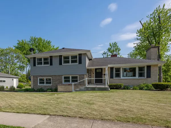 319 55th PL, Downers Grove, IL 60516