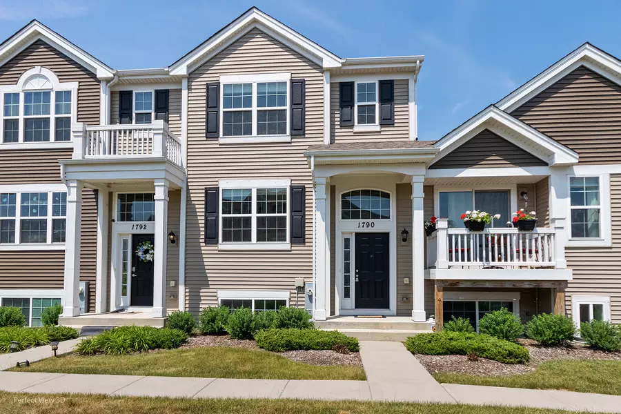 1790 Ruby DR, Pingree Grove, IL 60140