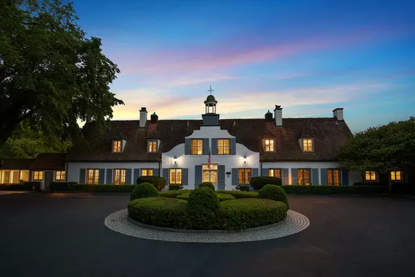 1221 S Estate LN,  Lake Forest,  IL 60045