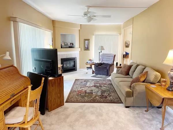 Elgin, IL 60123,1149 Delta CT #1149