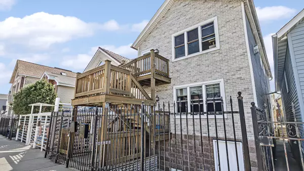 734 N Willard CT, Chicago, IL 60622