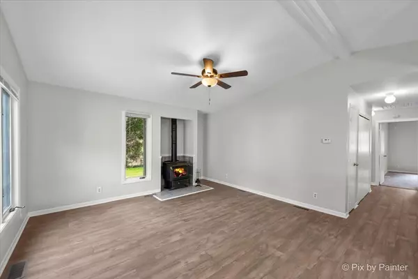 Lakemoor, IL 60051,323 Willow RD