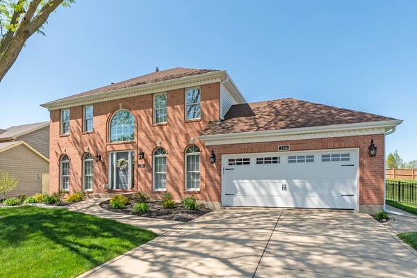 2111 Yellowstar LN, Naperville, IL 60564