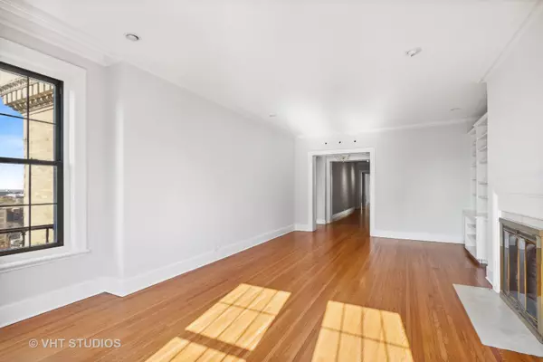 Chicago, IL 60657,3100 N Sheridan RD #12A