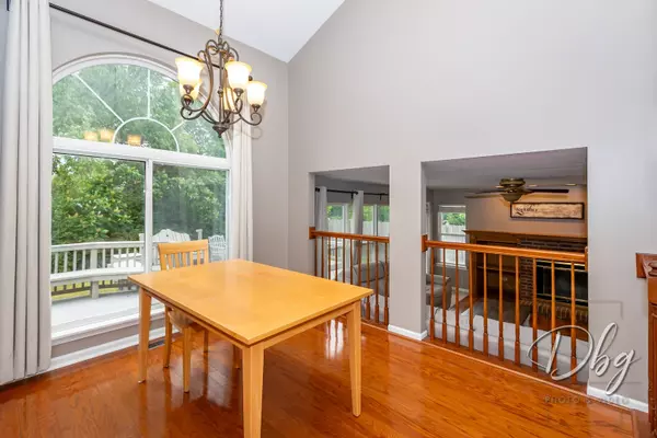 Round Lake Beach, IL 60073,2459 N Periwinkle WAY