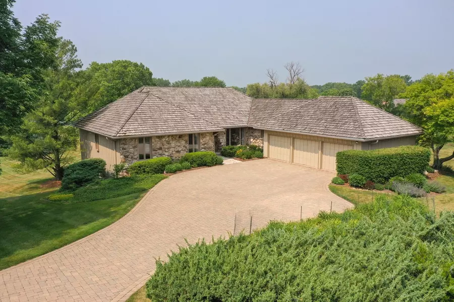 25570 N Wagon Wheel CT, Barrington, IL 60010