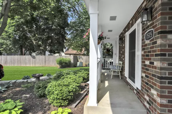 Naperville, IL 60563,1515 Queensgreen CIR