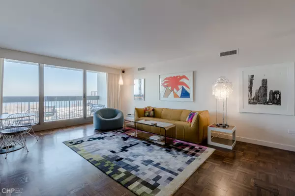 Chicago, IL 60657,3470 N Lake Shore DR #15C