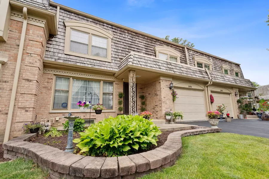 2S746 Avenue Orleans, Oak Brook, IL 60523