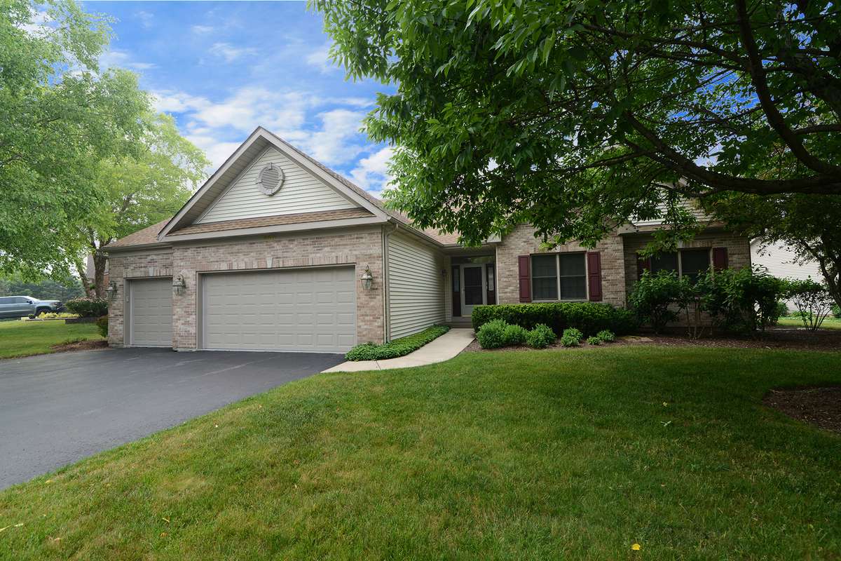 Antioch, IL 60002,850 Woodland DR