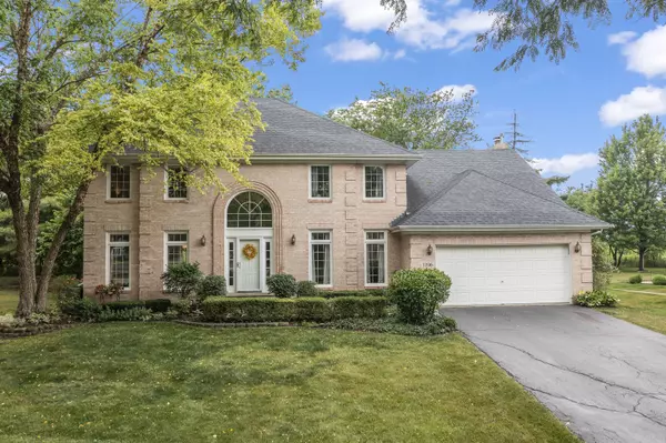 1196 Ancient Oaks DR, Bartlett, IL 60103